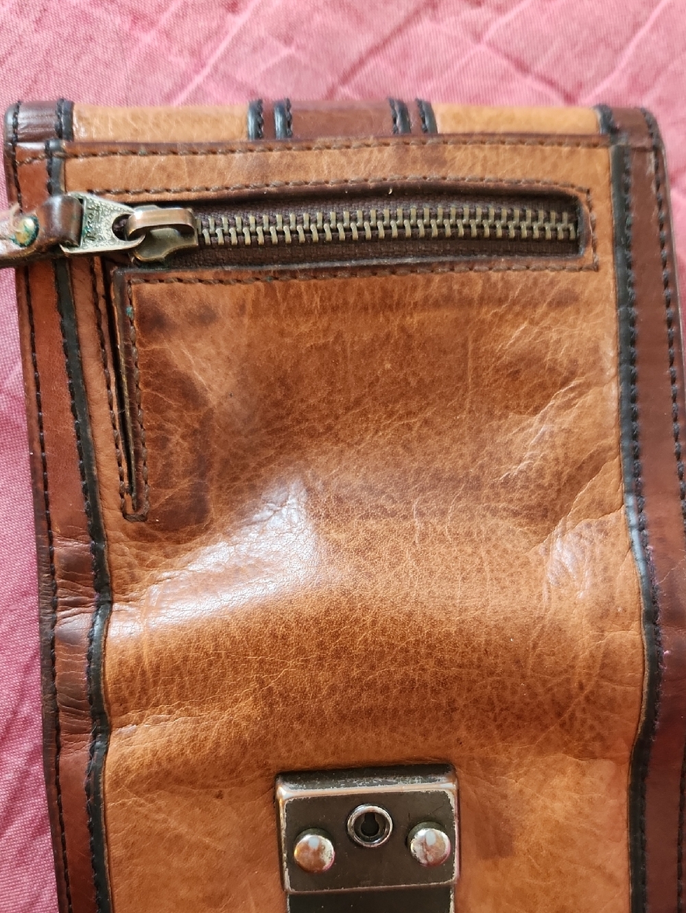 Vintage Classic Fossil Women's Tan & Brown Leather Compact Wallet - Picture 9 of 13